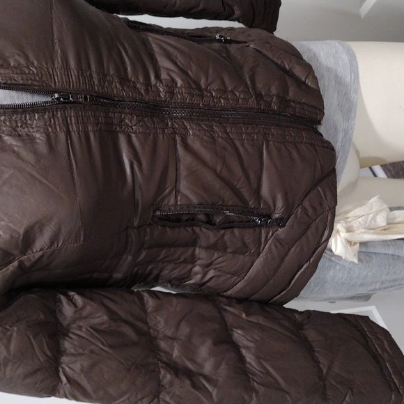 Peace Love Chill women's brown lightweight down jacket with pink lining. Small - Picture 4 of 11